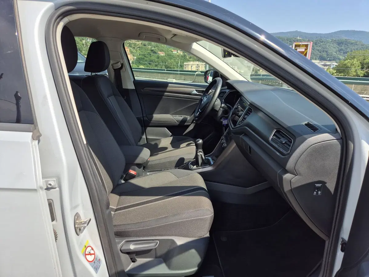 Volkswagen T-Roc usata  (9)