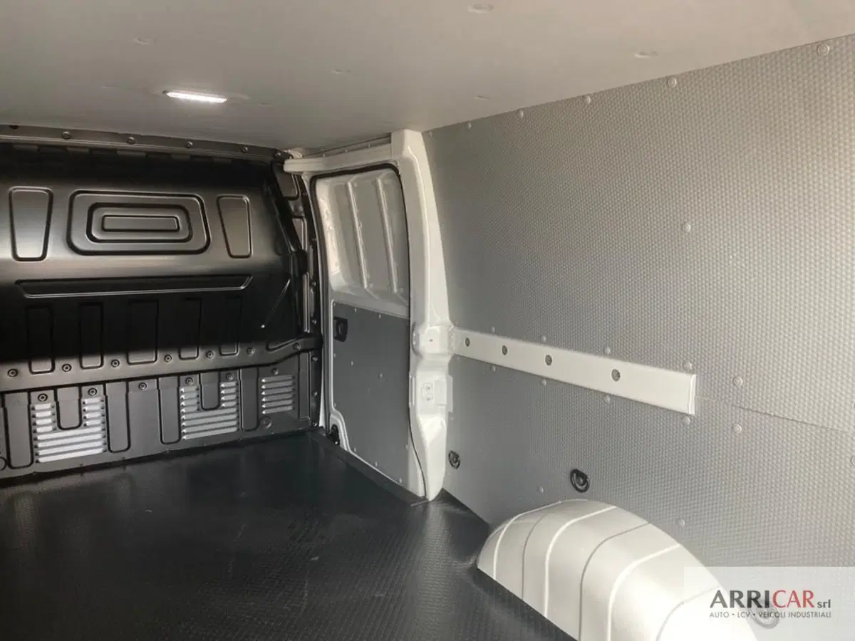 Maxus eDeliver3 nuova a Bergamo (6)