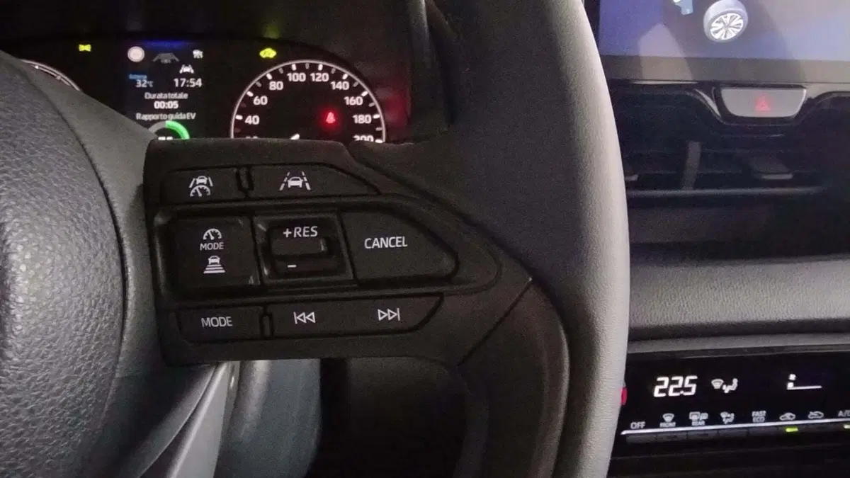 Mazda Mazda2 Hybrid nuova a Belluno (17)
