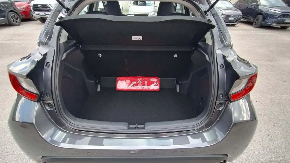 Mazda Mazda2 Hybrid nuova a Belluno (18)