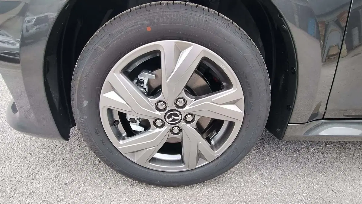 Mazda Mazda2 Hybrid nuova a Belluno (19)