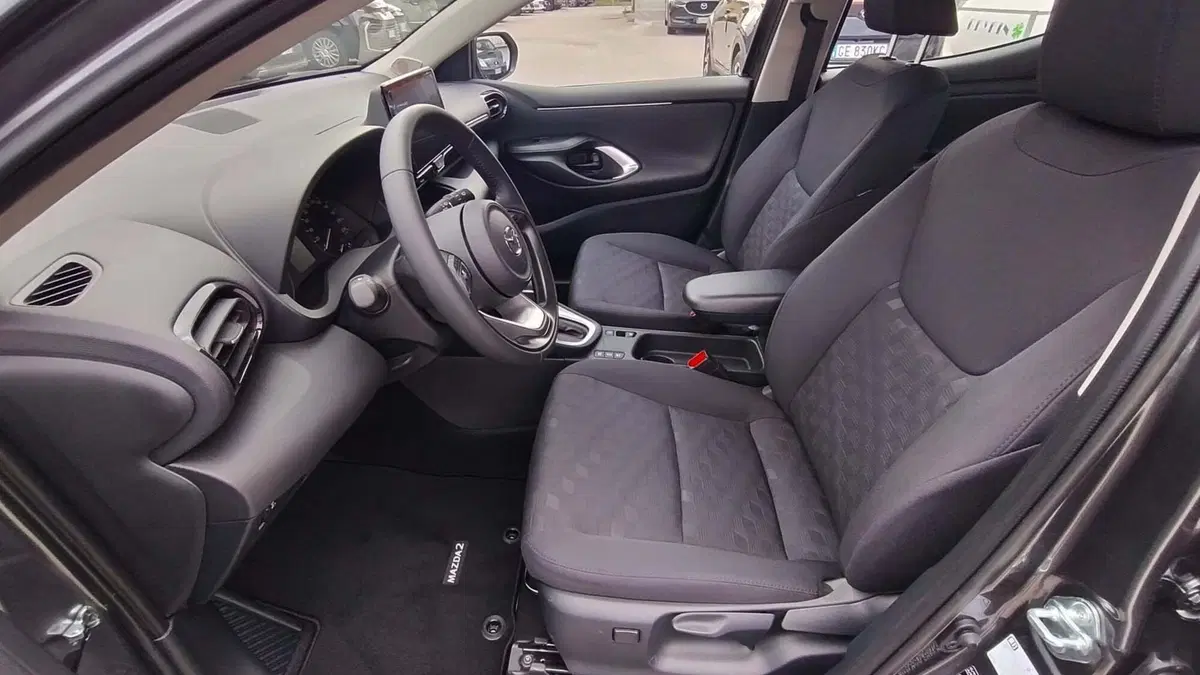 Mazda Mazda2 Hybrid nuova a Belluno (6)