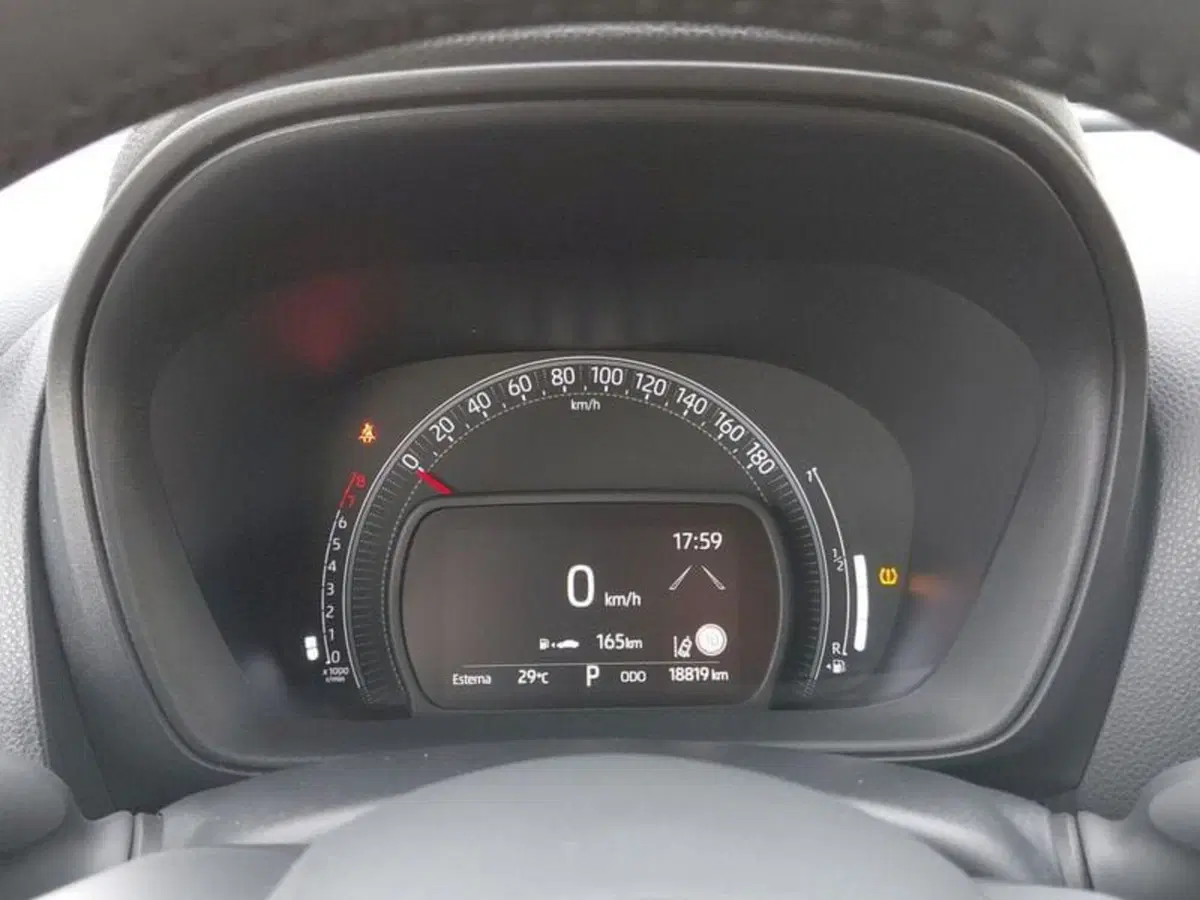 Toyota Aygo X usata a Cagliari (10)