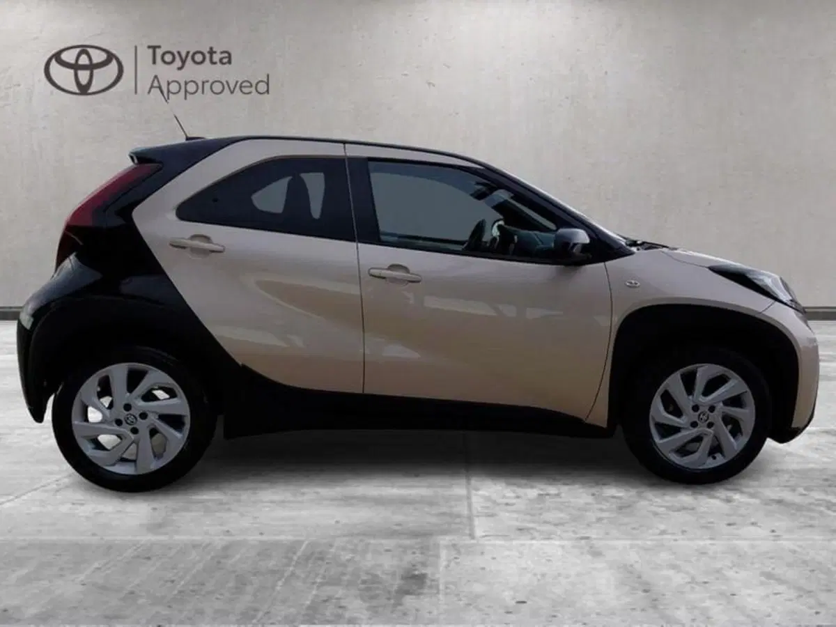 Toyota Aygo X usata a Cagliari (5)