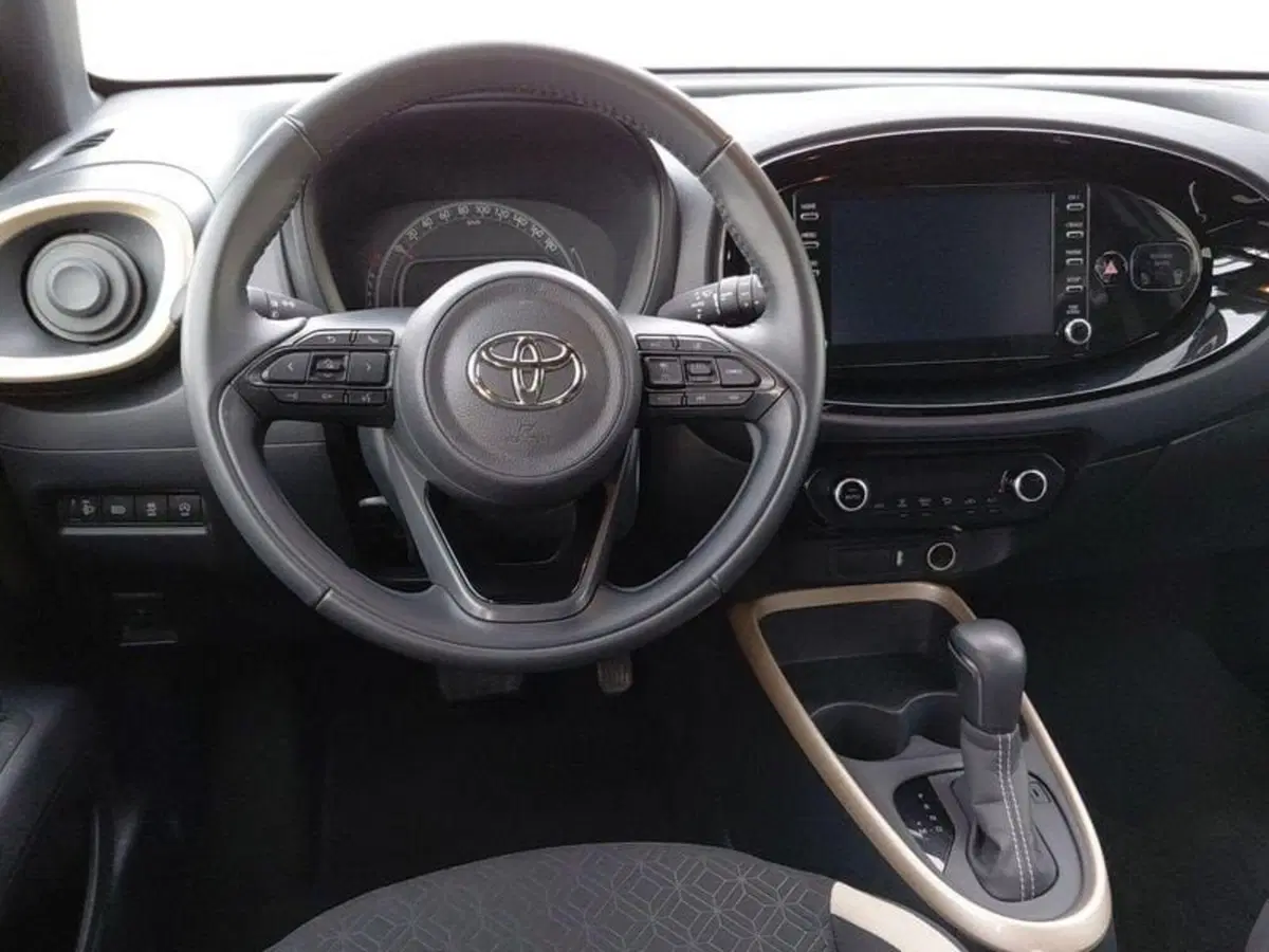 Toyota Aygo X usata a Cagliari (9)