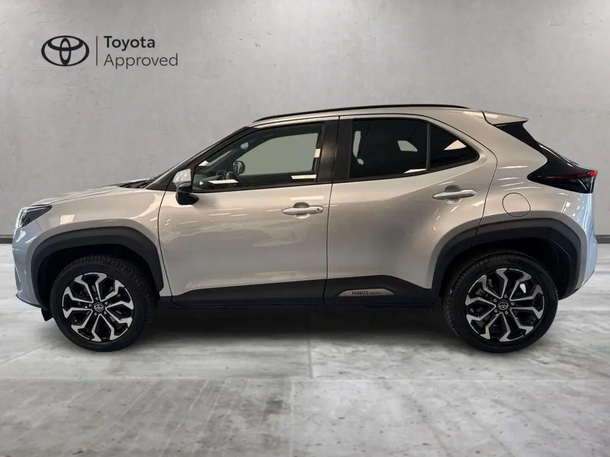 Toyota Yaris Cross usata a Prato (3)