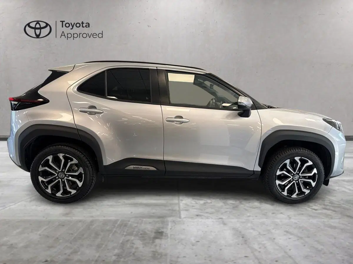 Toyota Yaris Cross usata a Prato (5)