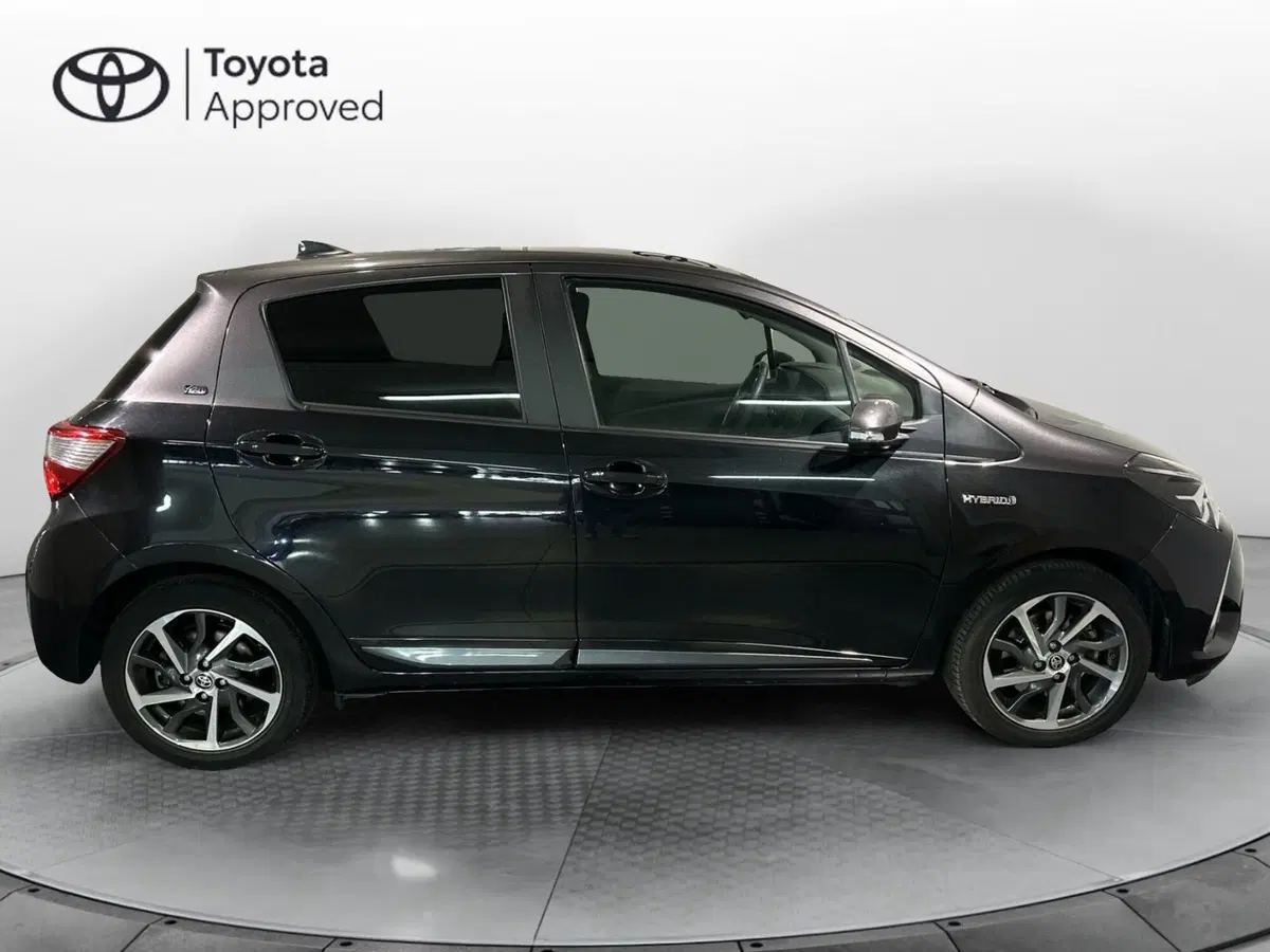 Toyota Yaris usata a Milano (10)