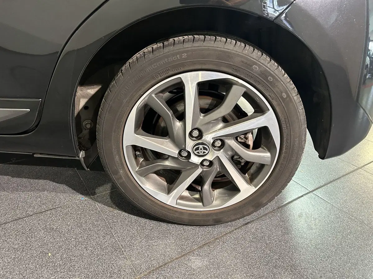 Toyota Yaris usata a Milano (11)