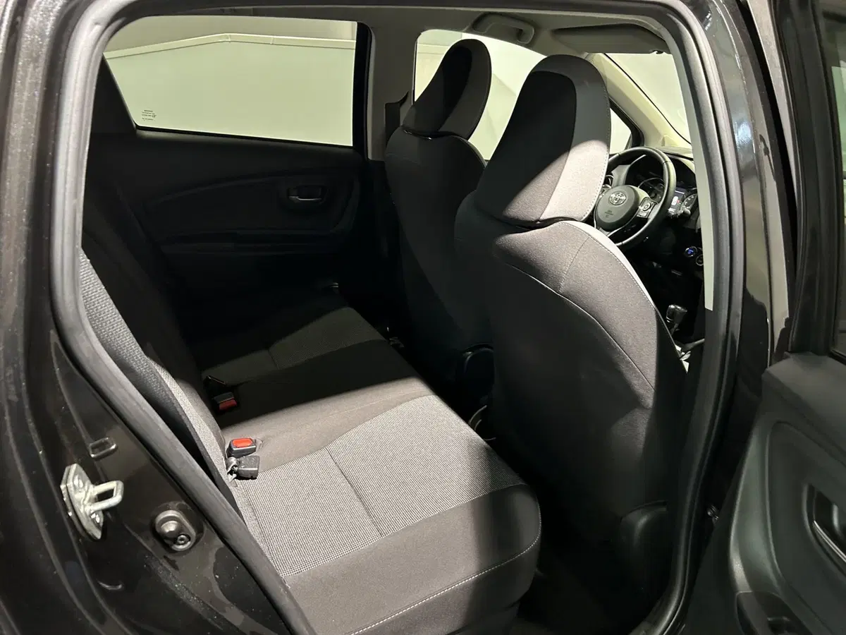 Toyota Yaris usata a Milano (6)