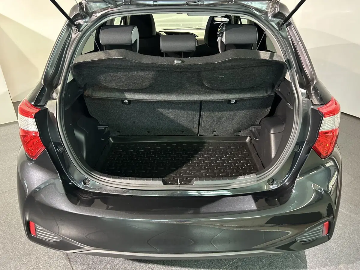 Toyota Yaris usata a Milano (7)