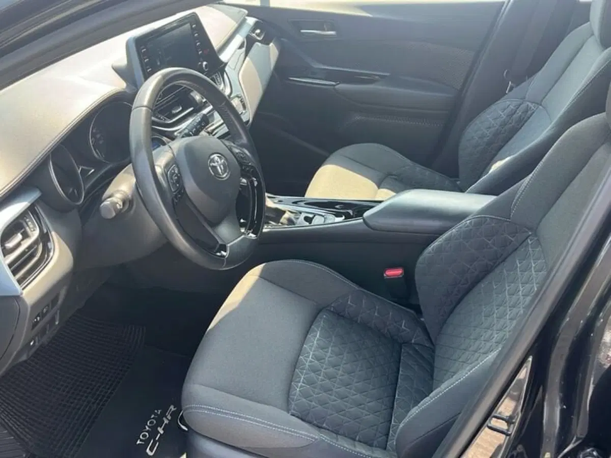 Toyota Toyota C-HR usata a Vicenza (11)