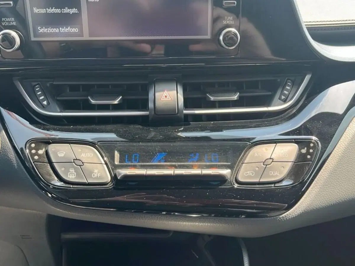 Toyota Toyota C-HR usata a Vicenza (16)
