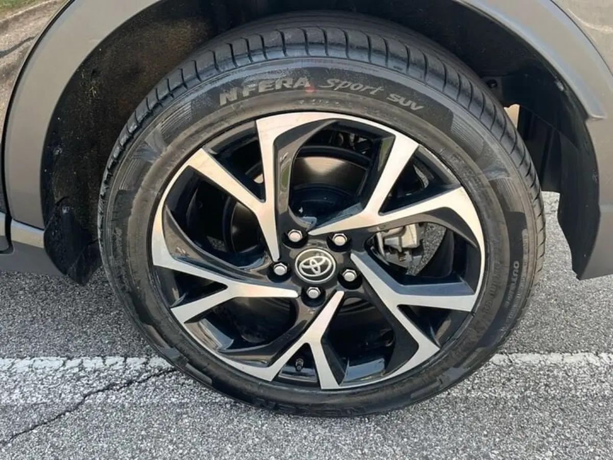 Toyota Toyota C-HR usata a Vicenza (18)
