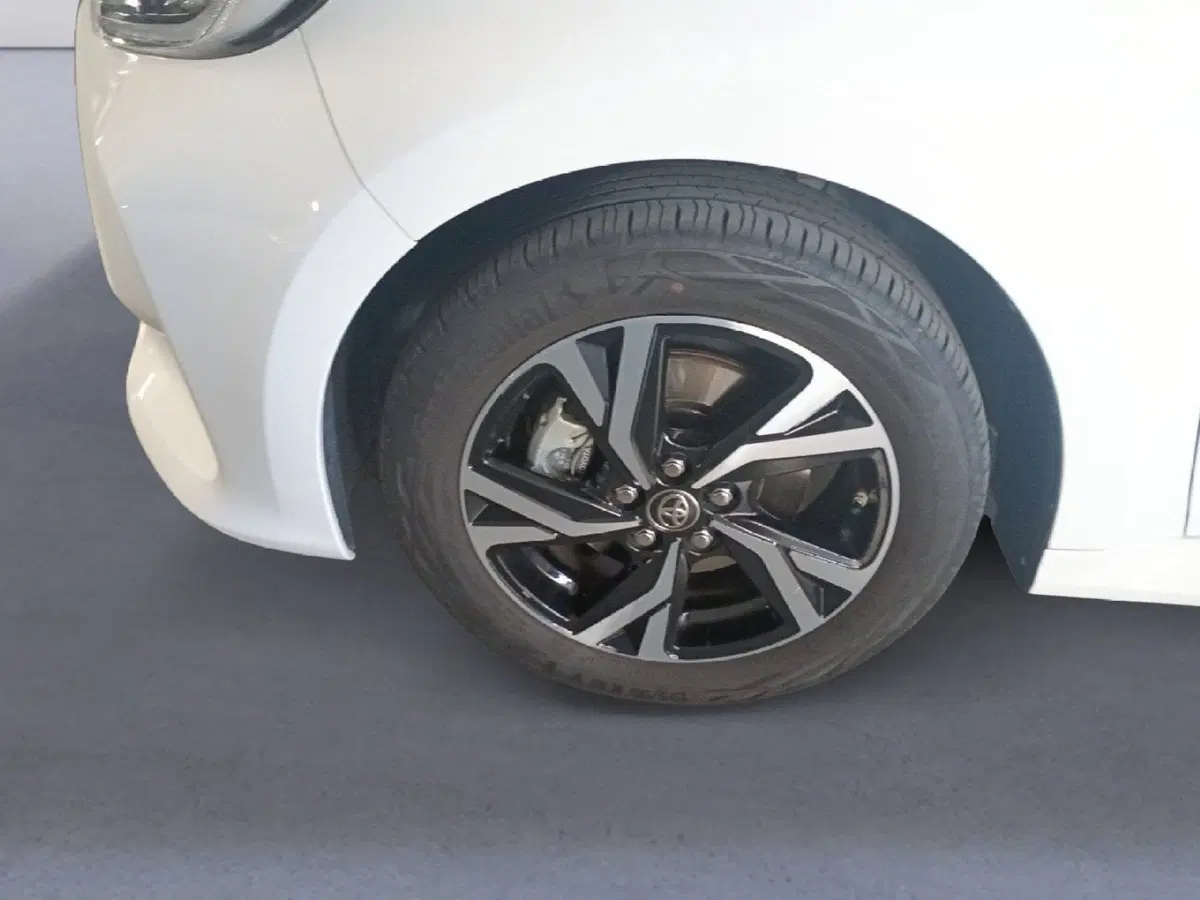 Toyota Yaris usata a Milano (10)