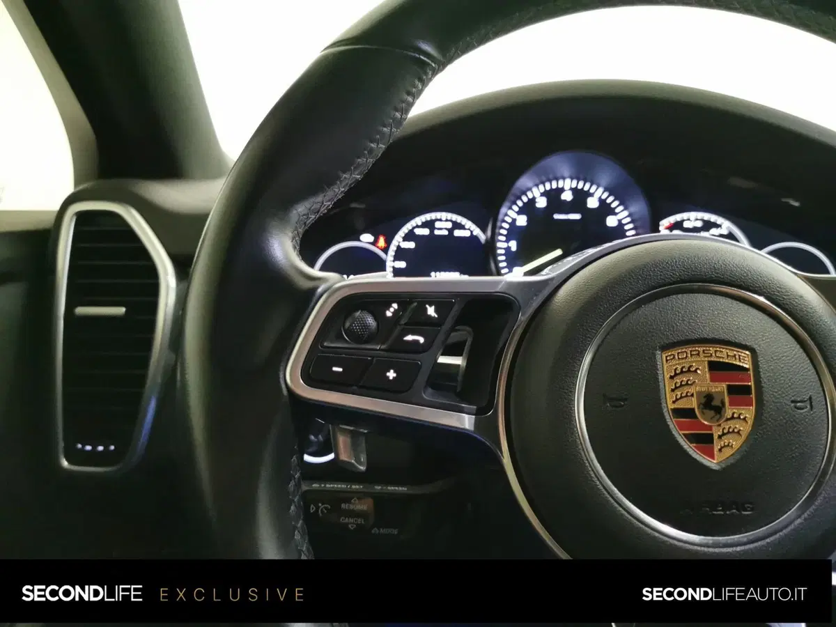 Porsche Cayenne usata a Roma (10)