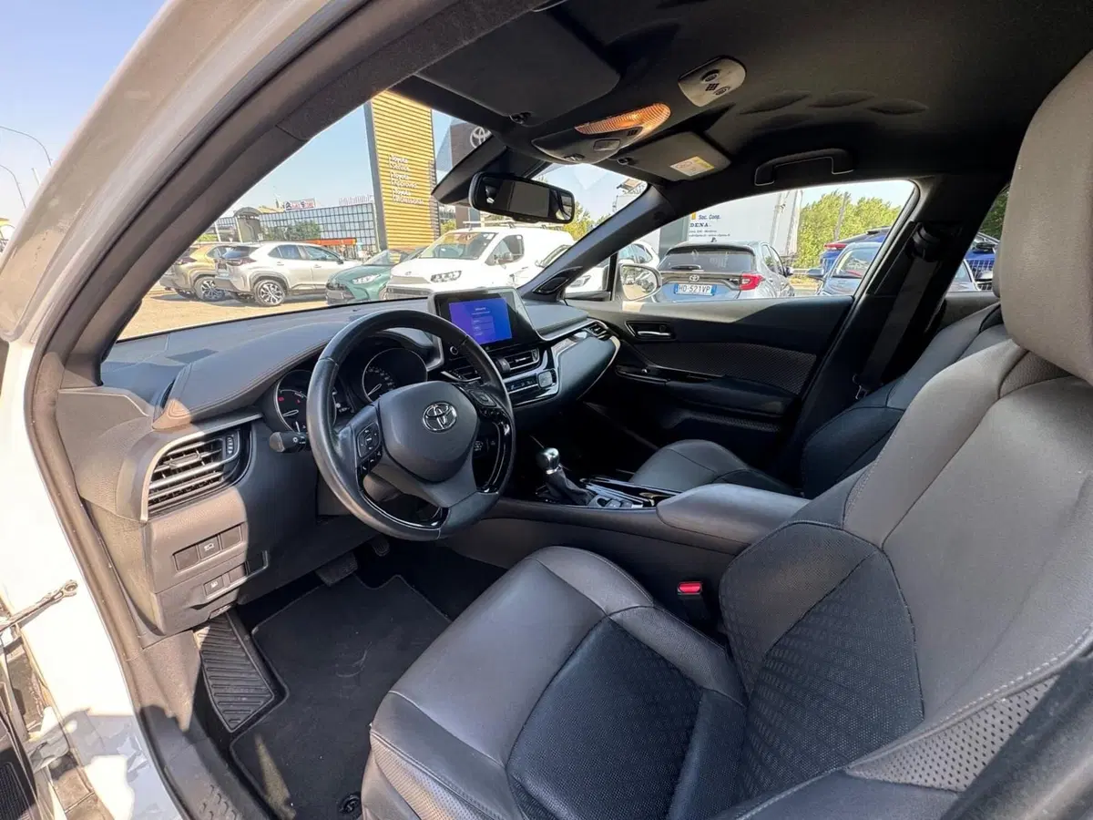 Toyota Toyota C-HR usata a Modena (12)