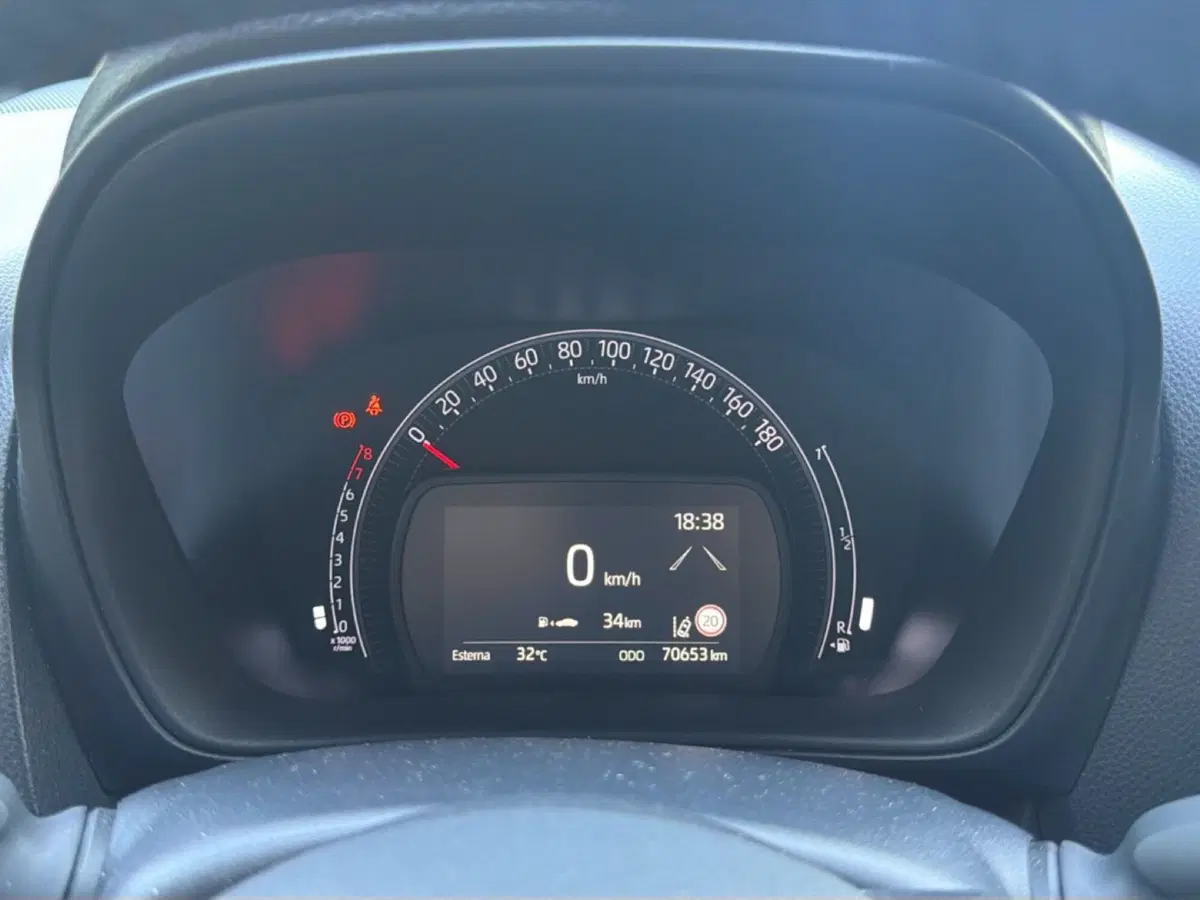 Toyota Aygo X usata a Bologna (11)