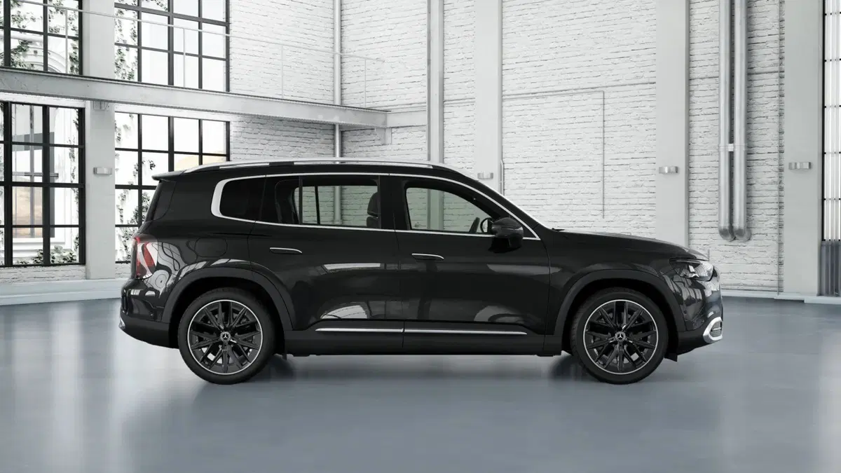 Mercedes-Benz GLB EQ nuova a Pescara (4)
