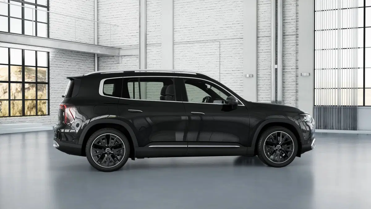 Mercedes-Benz GLB EQ nuova a Pescara (4)