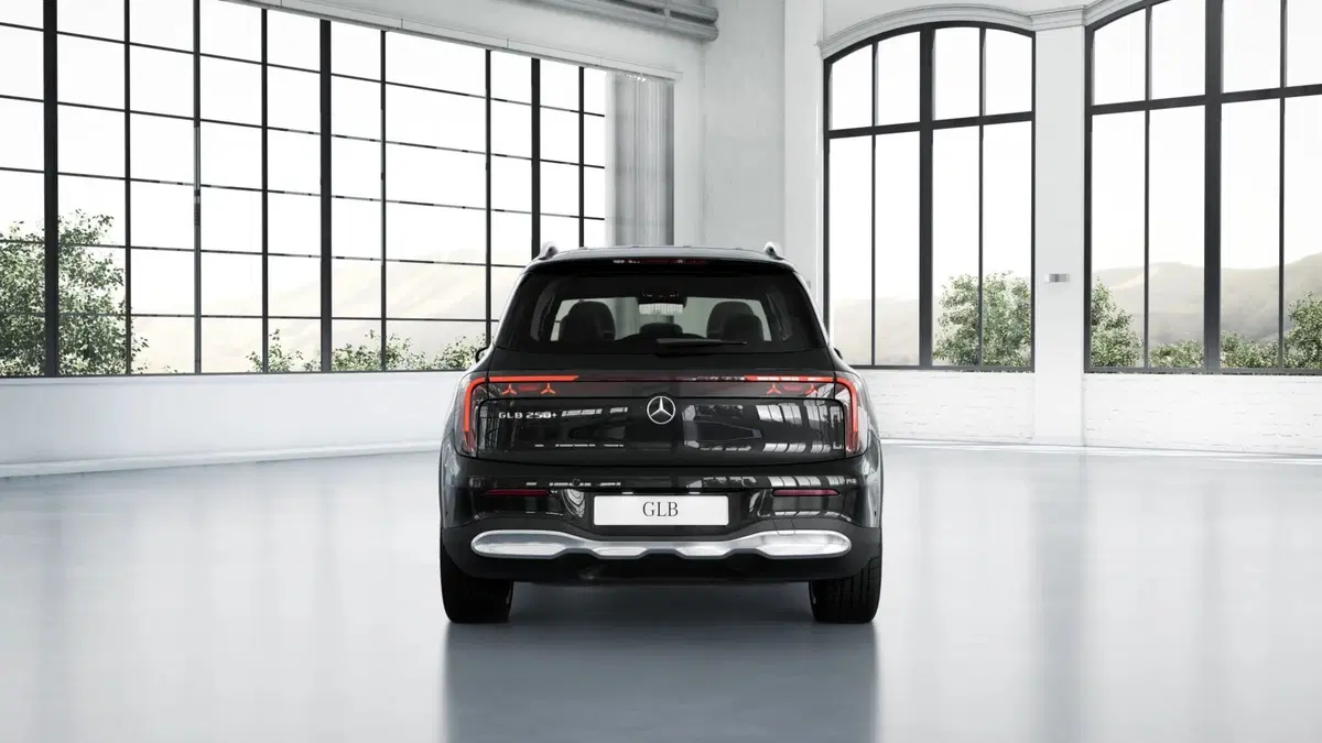 Mercedes-Benz GLB EQ nuova a Pescara (5)