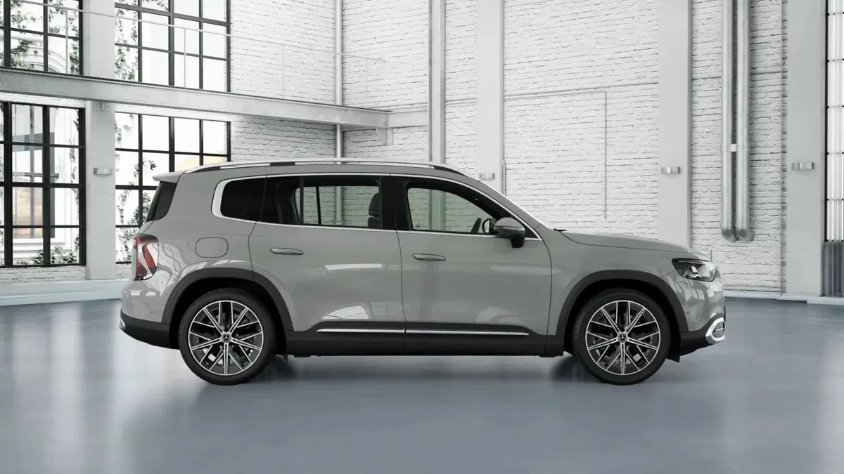Mercedes-Benz GLB EQ nuova a Pescara (4)