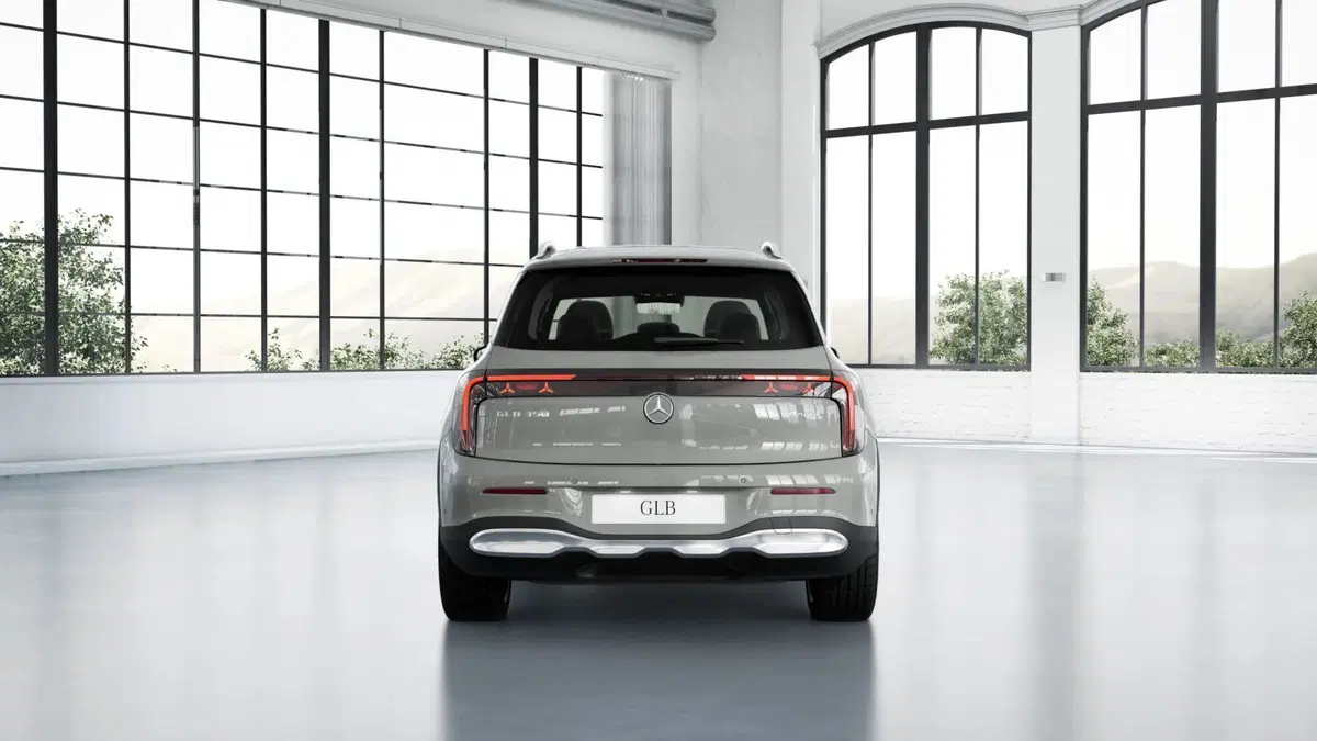 Mercedes-Benz GLB EQ nuova a Pescara (5)