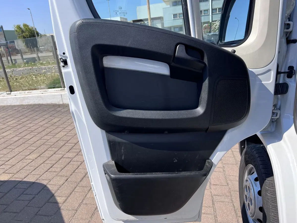 Peugeot Boxer usata a Bari (13)