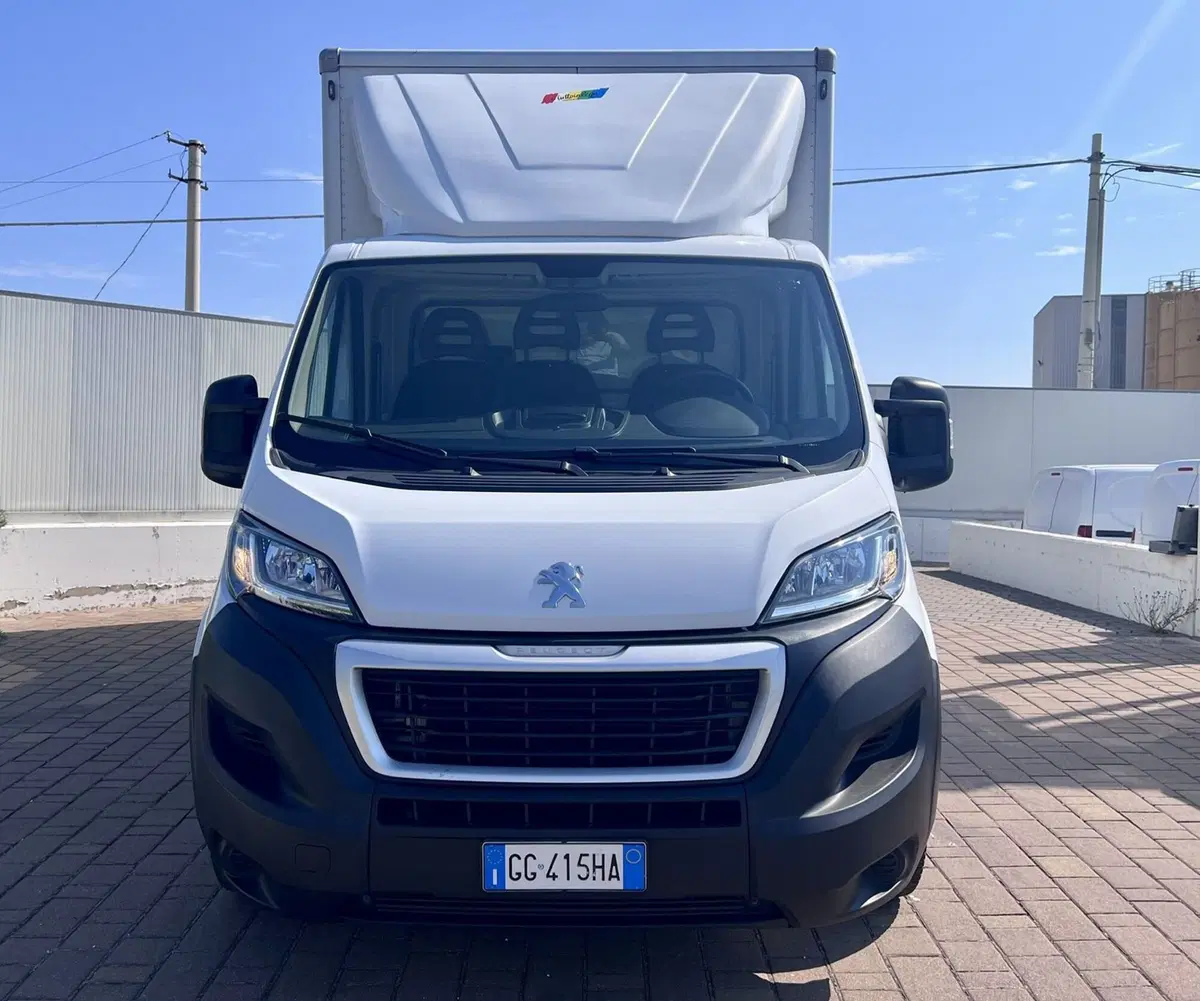 Peugeot Boxer usata a Bari (2)