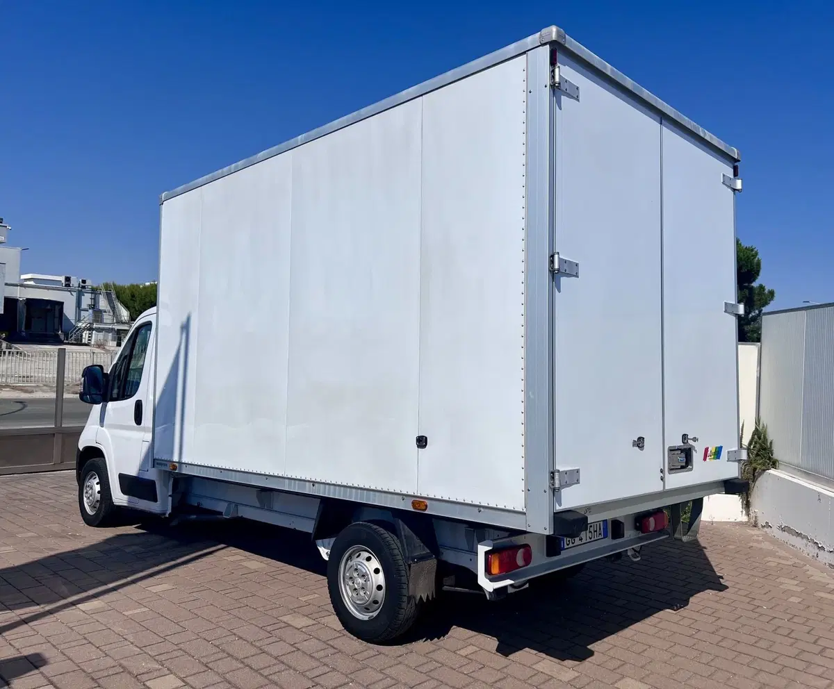 Peugeot Boxer usata a Bari (7)