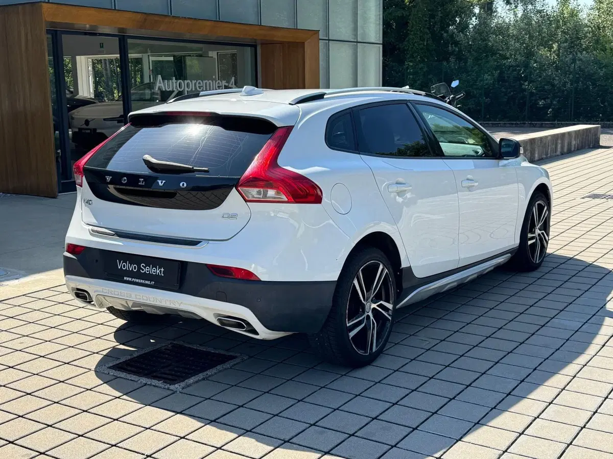 Volvo V40 Cross Country usata a Como (4)