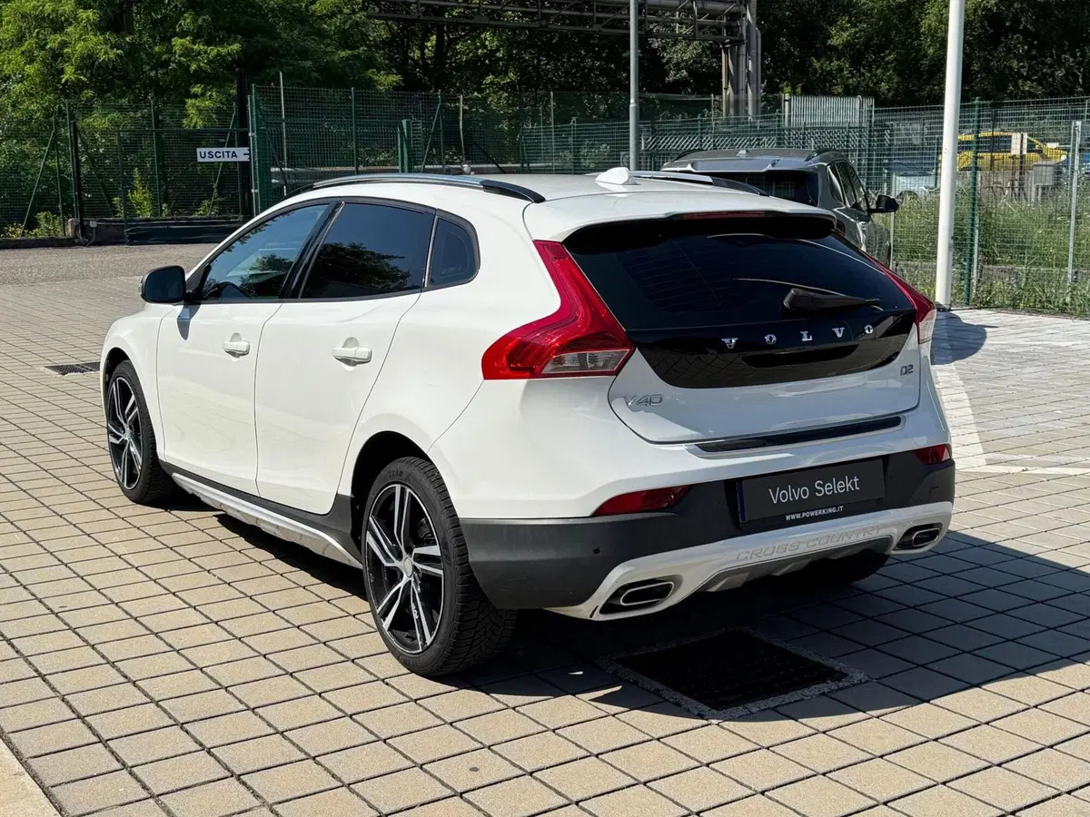 Volvo V40 Cross Country usata a Como (6)