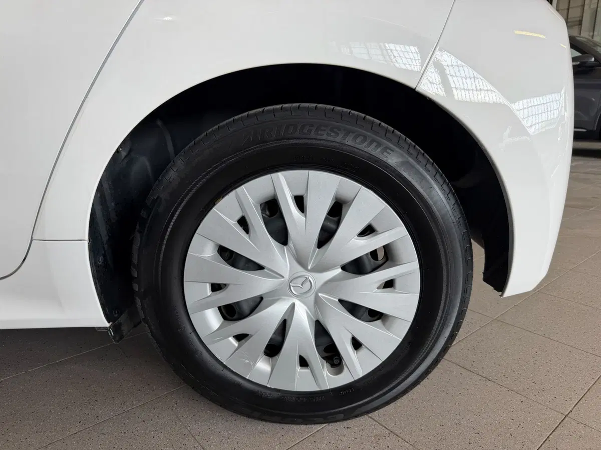 Mazda Mazda2 Hybrid usata a Milano (17)