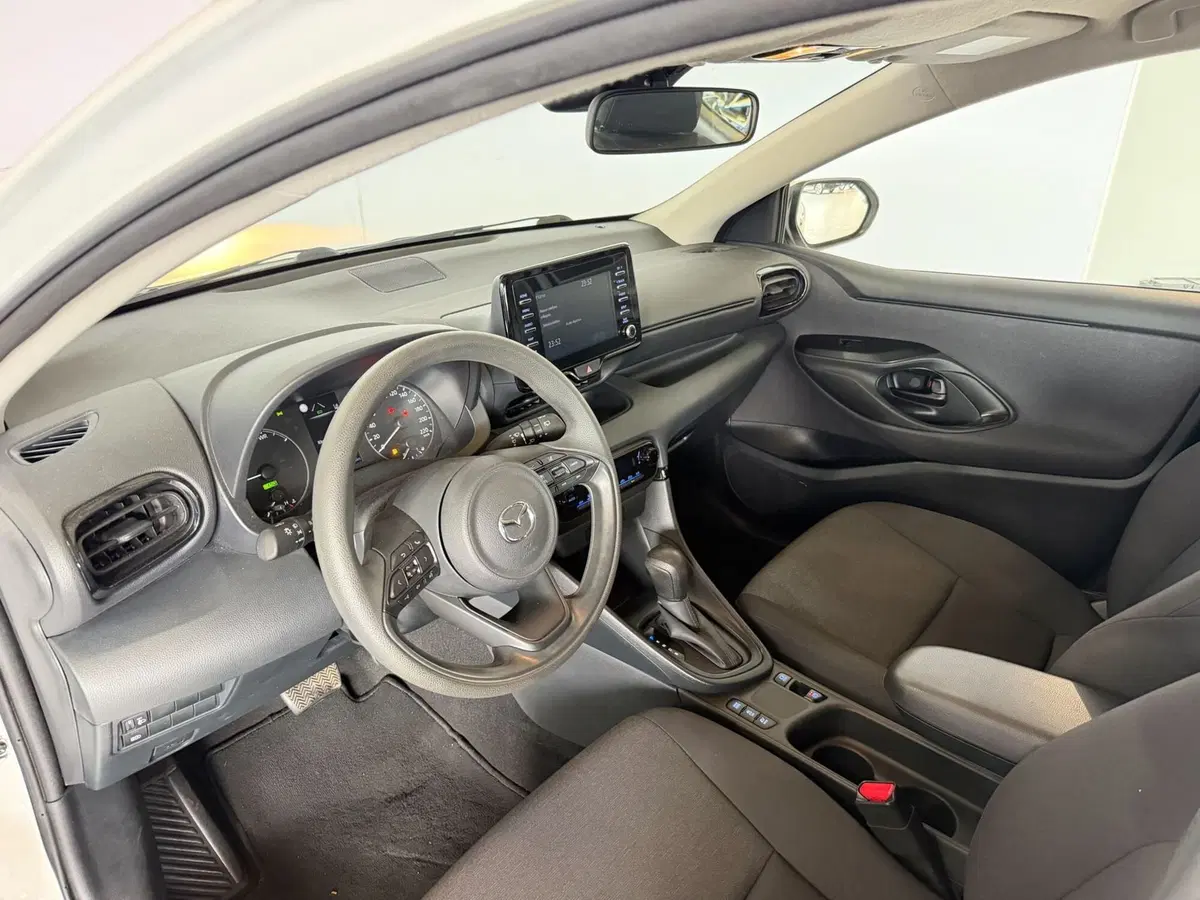 Mazda Mazda2 Hybrid usata a Milano (9)