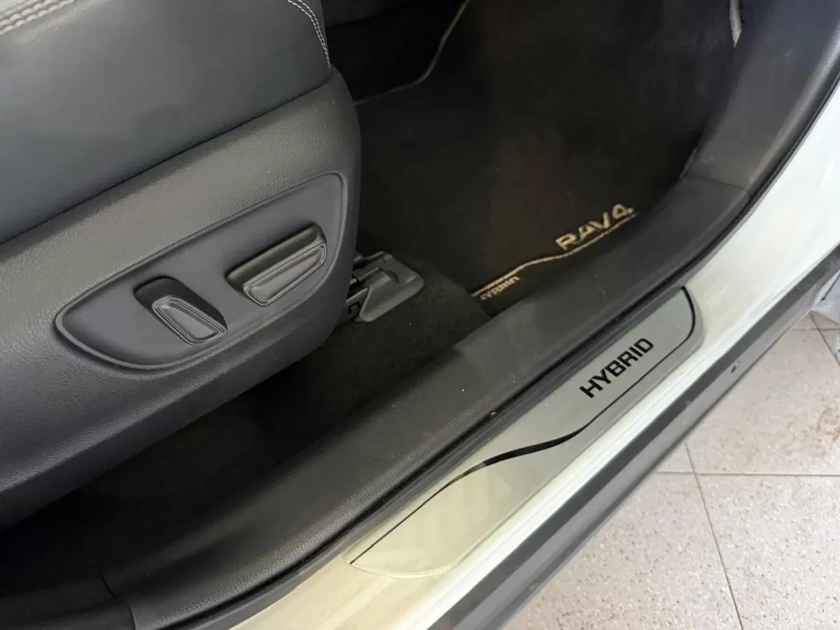 Toyota Rav4 usata a Monza e Brianza (15)