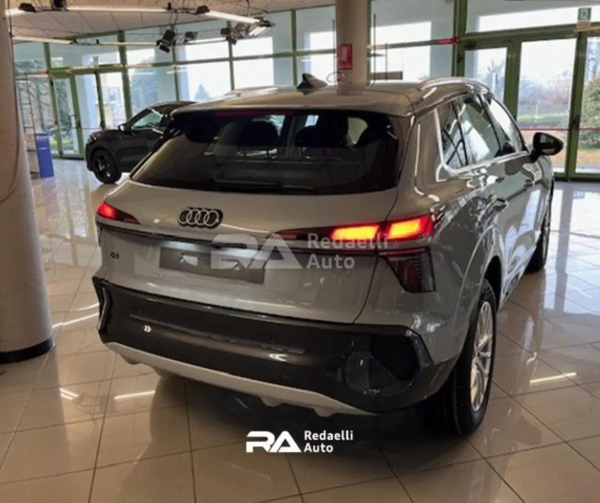 Audi Q3 nuova a Lecco (6)