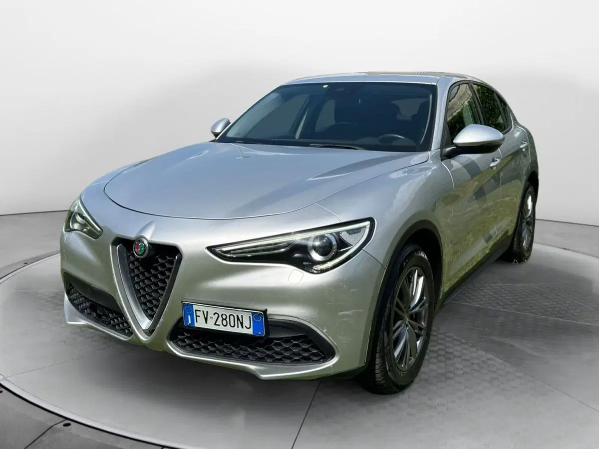 Alfa Romeo Stelvio usata a Salerno