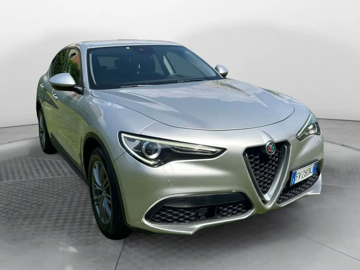Alfa Romeo Stelvio usata a Salerno (2)