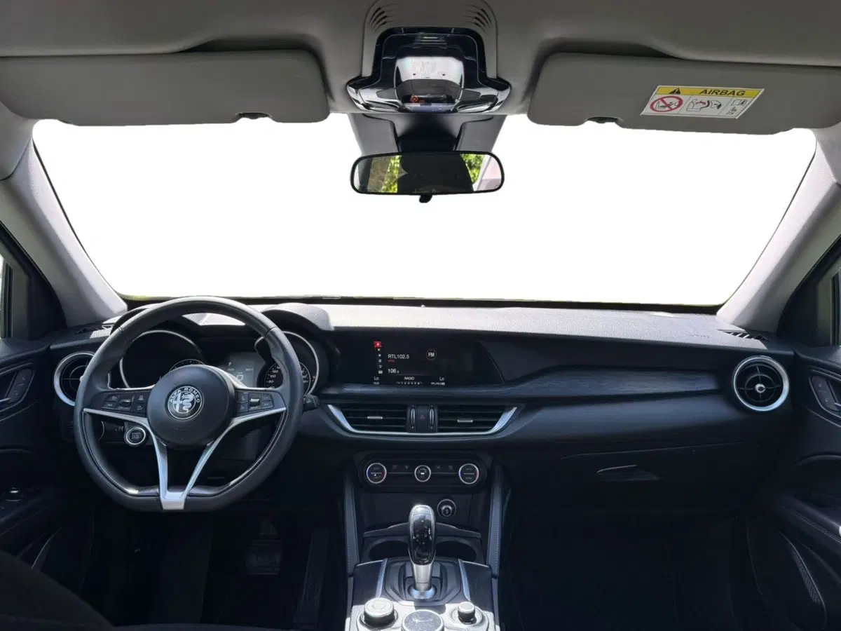 Alfa Romeo Stelvio usata a Salerno (5)