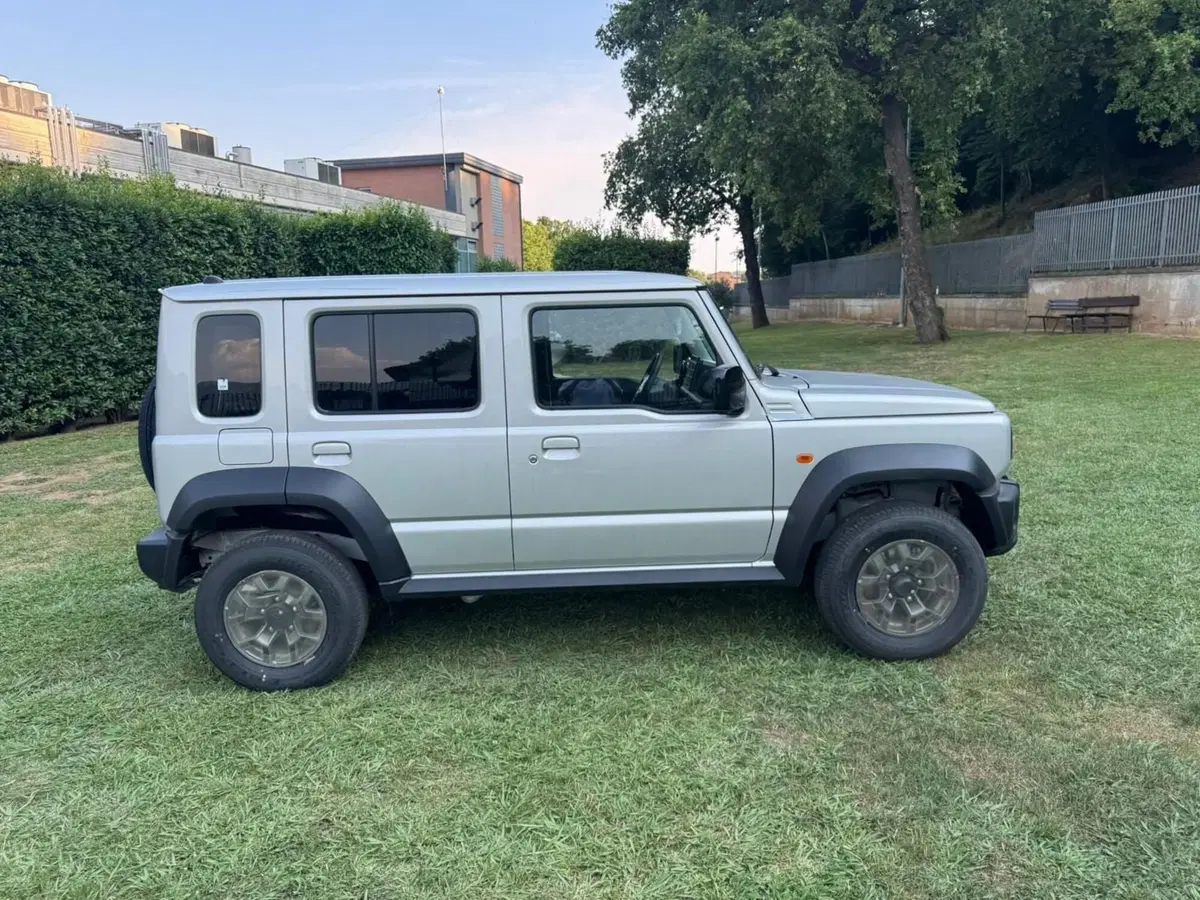 Suzuki Jimny nuova a Salerno (13)