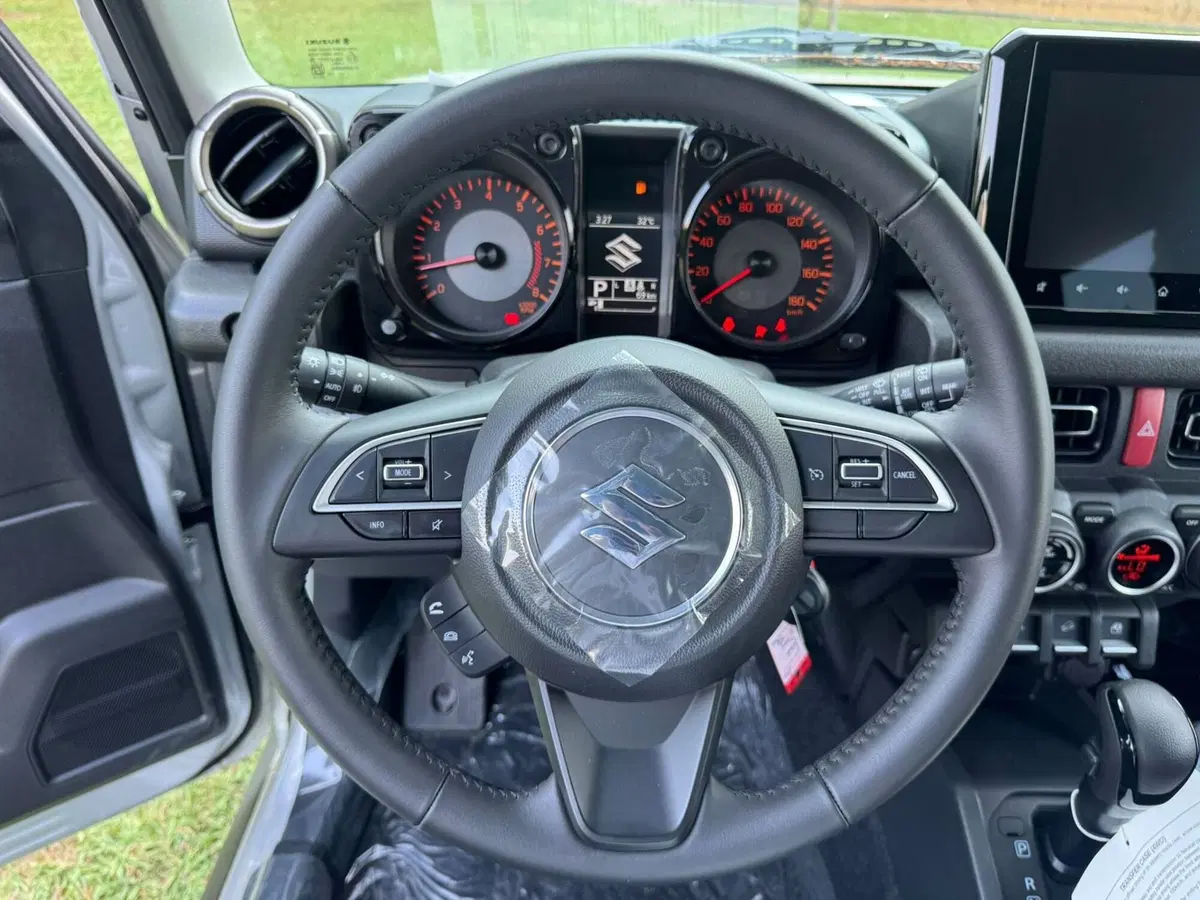 Suzuki Jimny nuova a Salerno (14)