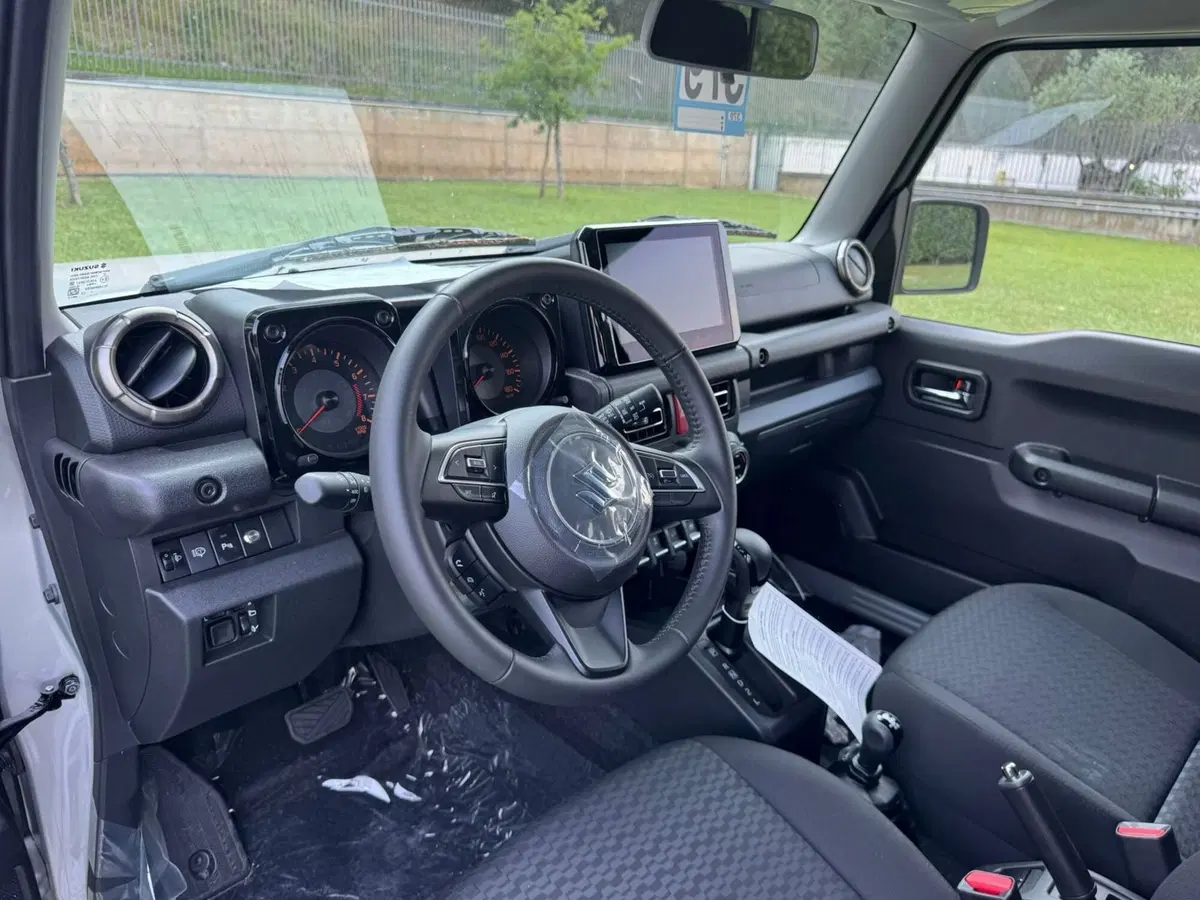 Suzuki Jimny nuova a Salerno (8)