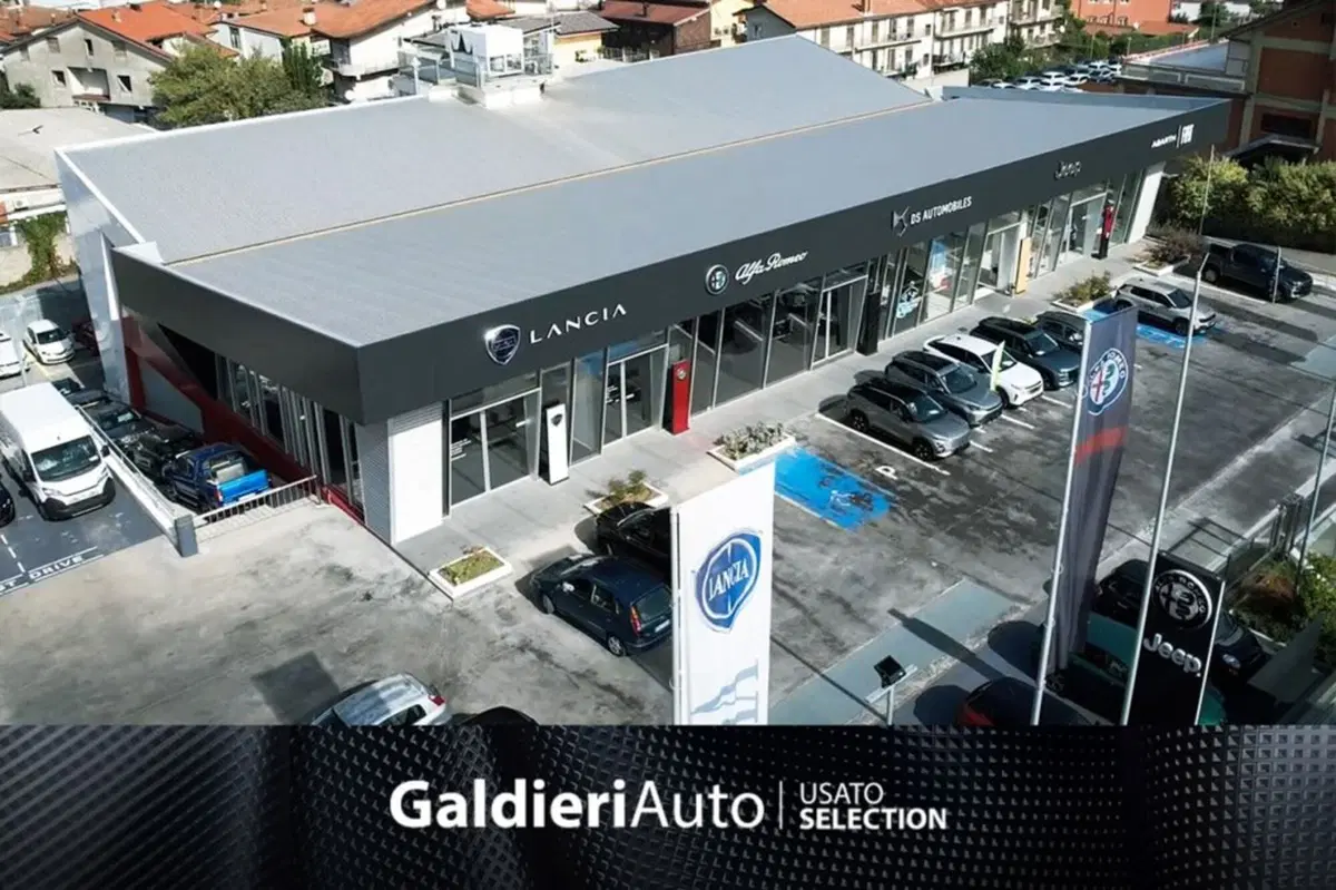 Peugeot 208 usata a Salerno (17)
