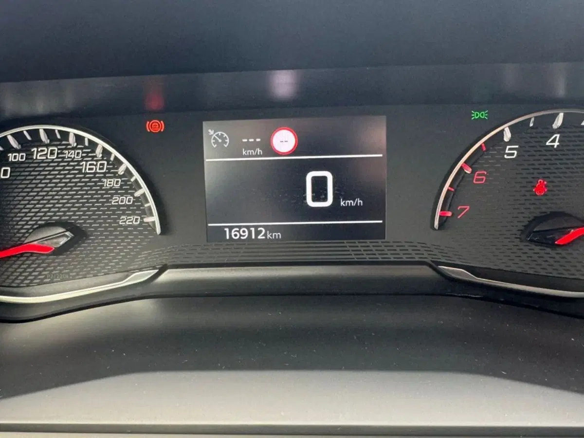 Peugeot 208 usata a Salerno (20)