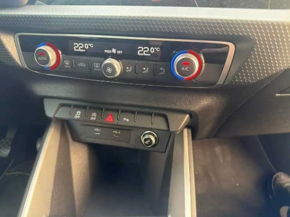 Audi A1 allstreet usata a Prato (9)