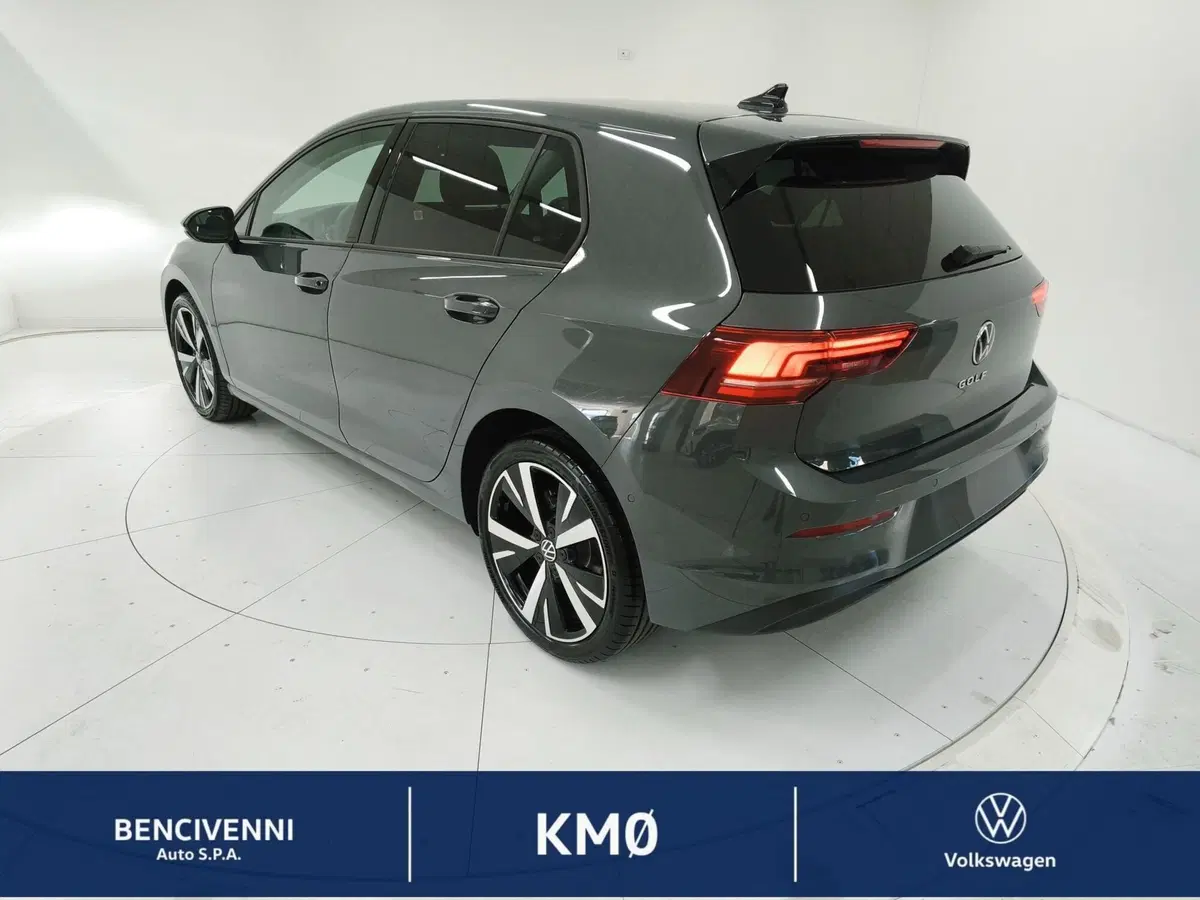 Volkswagen Golf nuova a Catanzaro (10)