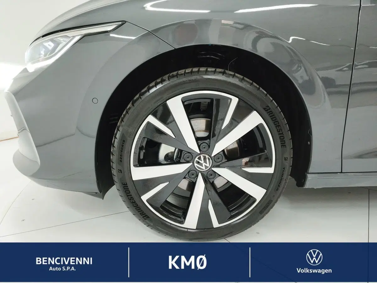 Volkswagen Golf nuova a Catanzaro (13)