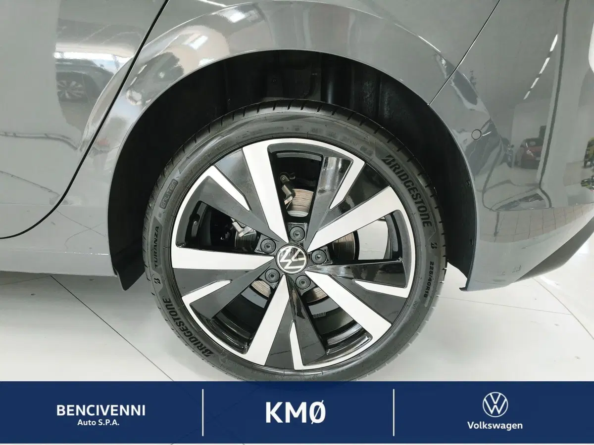Volkswagen Golf nuova a Catanzaro (15)