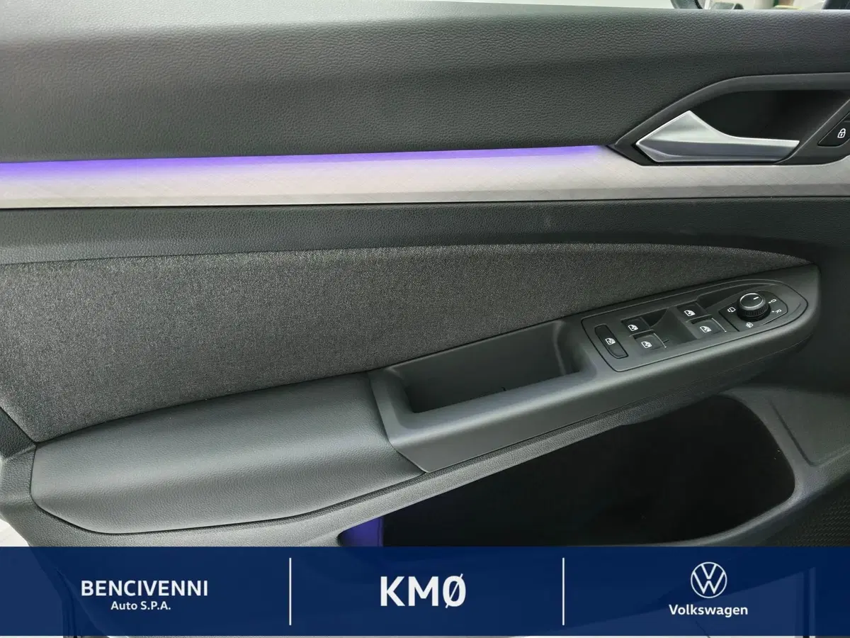 Volkswagen Golf nuova a Catanzaro (16)