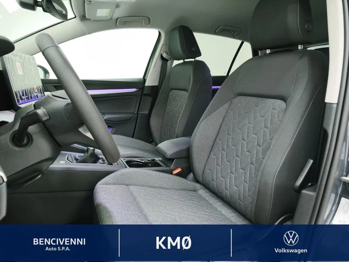 Volkswagen Golf nuova a Catanzaro (17)